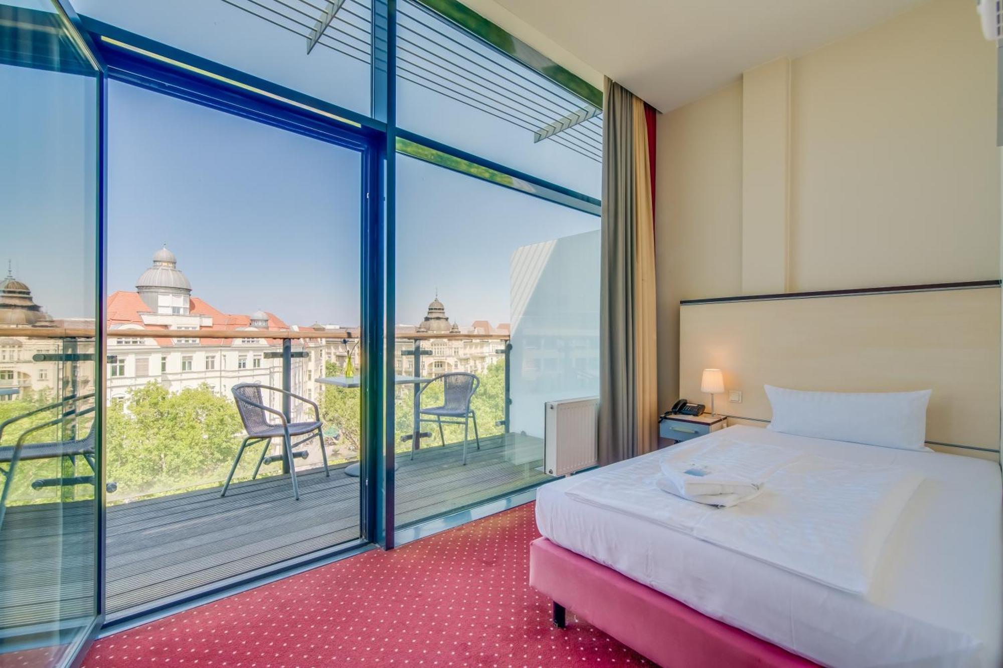Kurfuerstendamm Hotel 3*